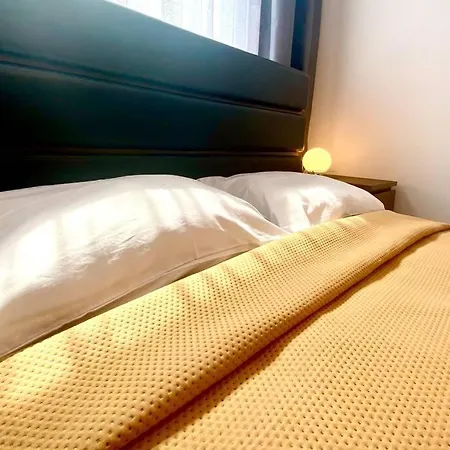 Laura By Q4apartments *