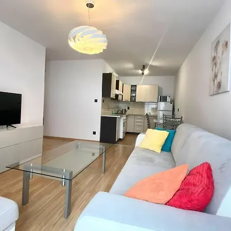 Laura By Q4apartments *